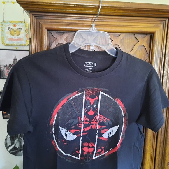 3/$15 MARVEL Deadpool Corss Armed Circle Splatter Distressed Logo Tee - Black, S - Picture 5 of 16